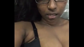 Tamil Bhabhi’s Hot Nude Selfie