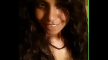 Busty Mumbai Aunty With Curves For Days