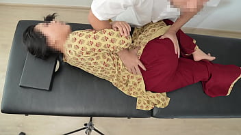 Hot Desi Babe Gets A Steamy Rubdown