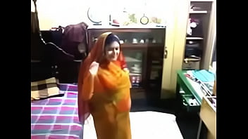 Desi Bhabhi Ka Garm Bengali Video