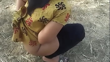 Mona Aunty Pissing Outside In The Open