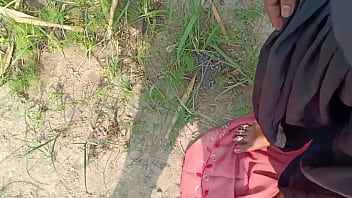 गांव की गोरी की चूचियां मसल मसलकर चूत का रस निचोड़ दिया