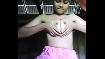 Country Cutie Gets Handsy With Her Tits And Slit