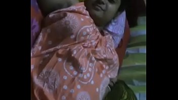Kerala Mallu Bhabhi With Curves That’ll Drive You Wild