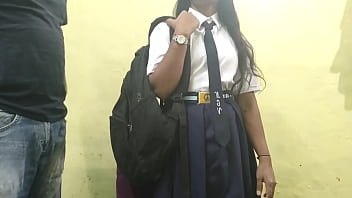 इनोसेंट गांव की पढ़ाकू लड़की का होमवर्क नहीं हुआ तो टीचर ने उसकी चुदाई करके सजा दी