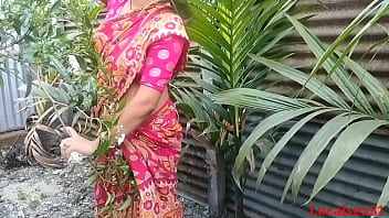 Desi Bhabhi Gets Wild Outdoors With Devar In Her Sexy Red Saree