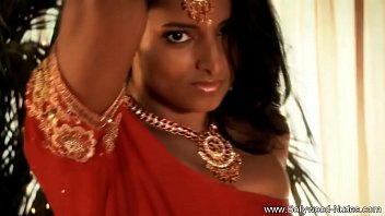 Hot Indian Babe Ready To Spice Things Up