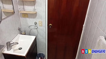 Morra Le Suelta A Su Tío Que Su Esposa Se La Está Tirando El Vecino — Y El Cuerno Se Vuelve Un Polvo Familiar