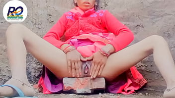 भाभी ने साड़ी उठाकर उंगली से ऐसा किया कि दिमाग हिल गया