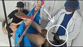 Fui Enrabada Pelo Médico De Rola Grossa Enquanto O Corno Assistia!