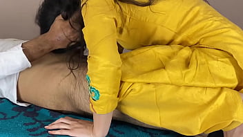 Massive Dick Rubdown For A Horny Indian Aunty Getting Nasty