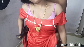 Indian Desi Bhabhi Apne Devar Ke Saath Hindi Mein Gandi Baatein Karte Hue Chudai Ka Maza Le Rahi Hai