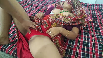 Desi Dulha Aur Dulhan Ki Pehli Raat Ki Garmi Bhoori Chudai