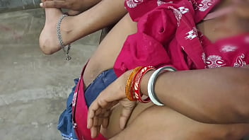 Desi Bhabhi Ki Chudai Ghar Pe Ek Nalle Virgin Ladke Ke Saath