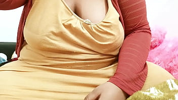 Hot Bengali Bhabhi With Juicy Tits