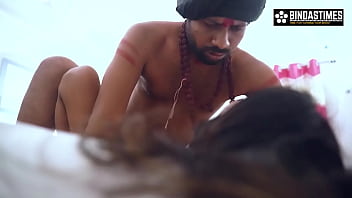 Desi Bhabhi Ko Baba Ne Chod Kar Bacha Kar Diya – Hindi Mein