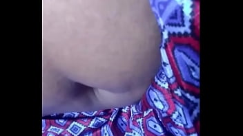 Desi Aunty’s Deep Navel Peek