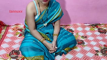 Desi Gaon Ki Bhabhi Hotel Ke Kamre Mein Puja Karte Hue Apni Jawani Se Bharpoor Chudai Deti Hai