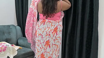 Spicy Indian Bhabhi’s Juicy Melons